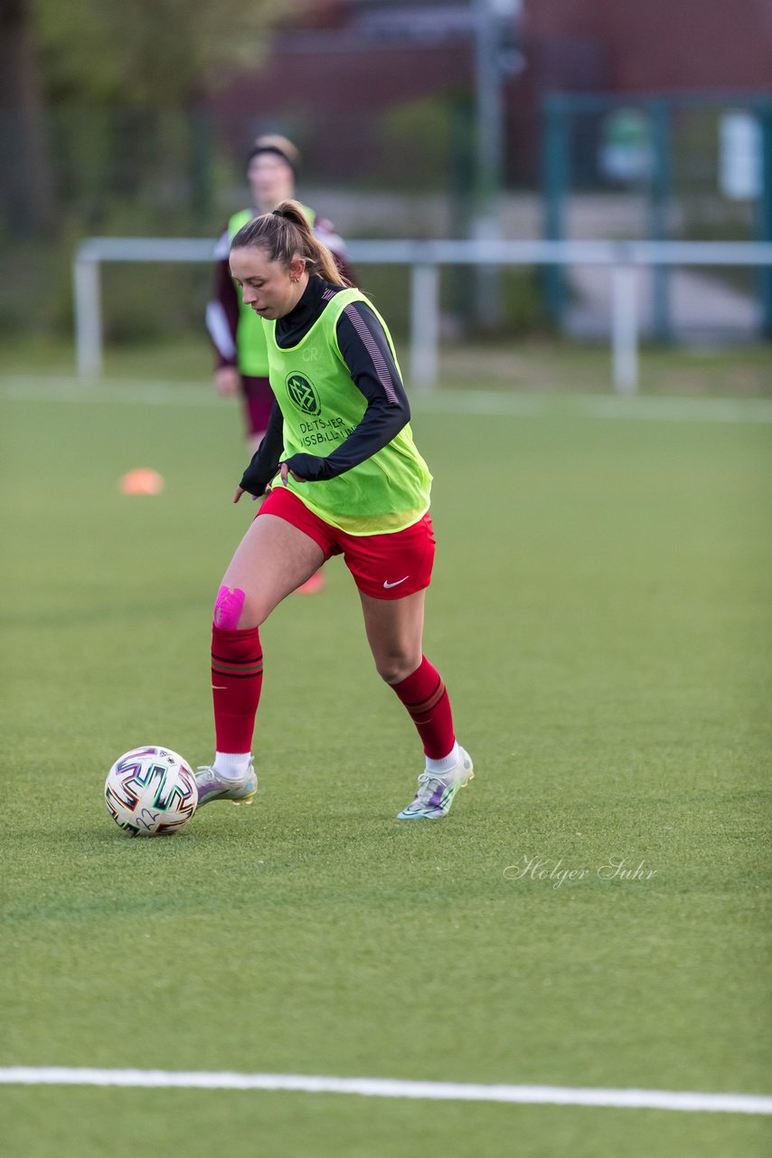 Bild 346 - Co-Trainerin der Frauen Nationalmannschaft Britta Carlson in Wahlstedt